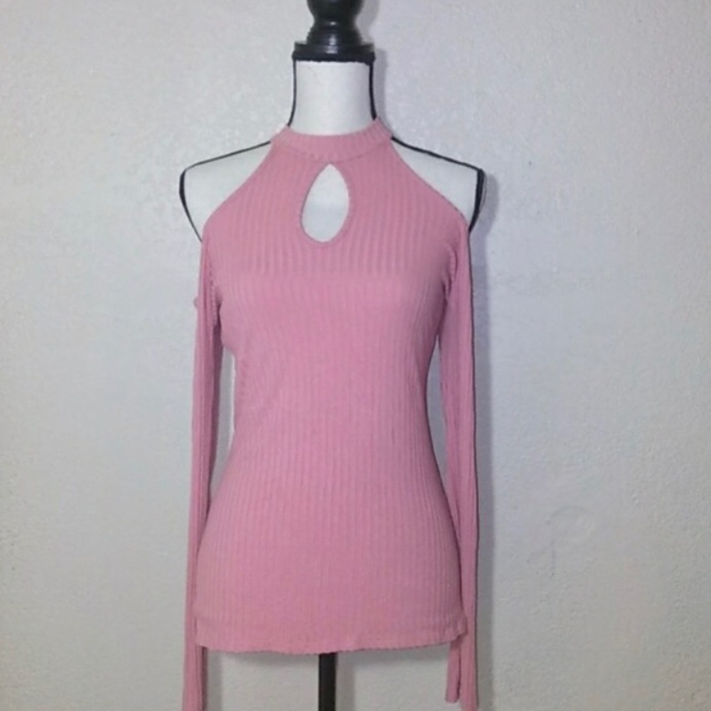 Heart Hips , Pink off the shoulder top.